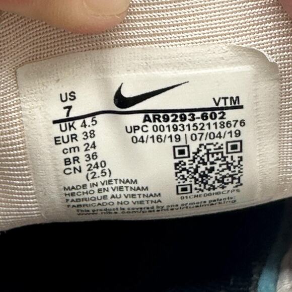 Womens Size 7 Nike Air Max 720 Light Soft Pink Athletic Running Shoes Sneakers - Picture 7 of 7